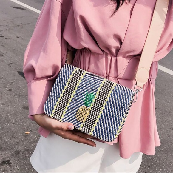 🎉HP🎉 🆕 CEBU Pineapple Shoulder Bag - Picture 2 of 8